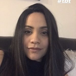 Meet your Posher, Anakarina